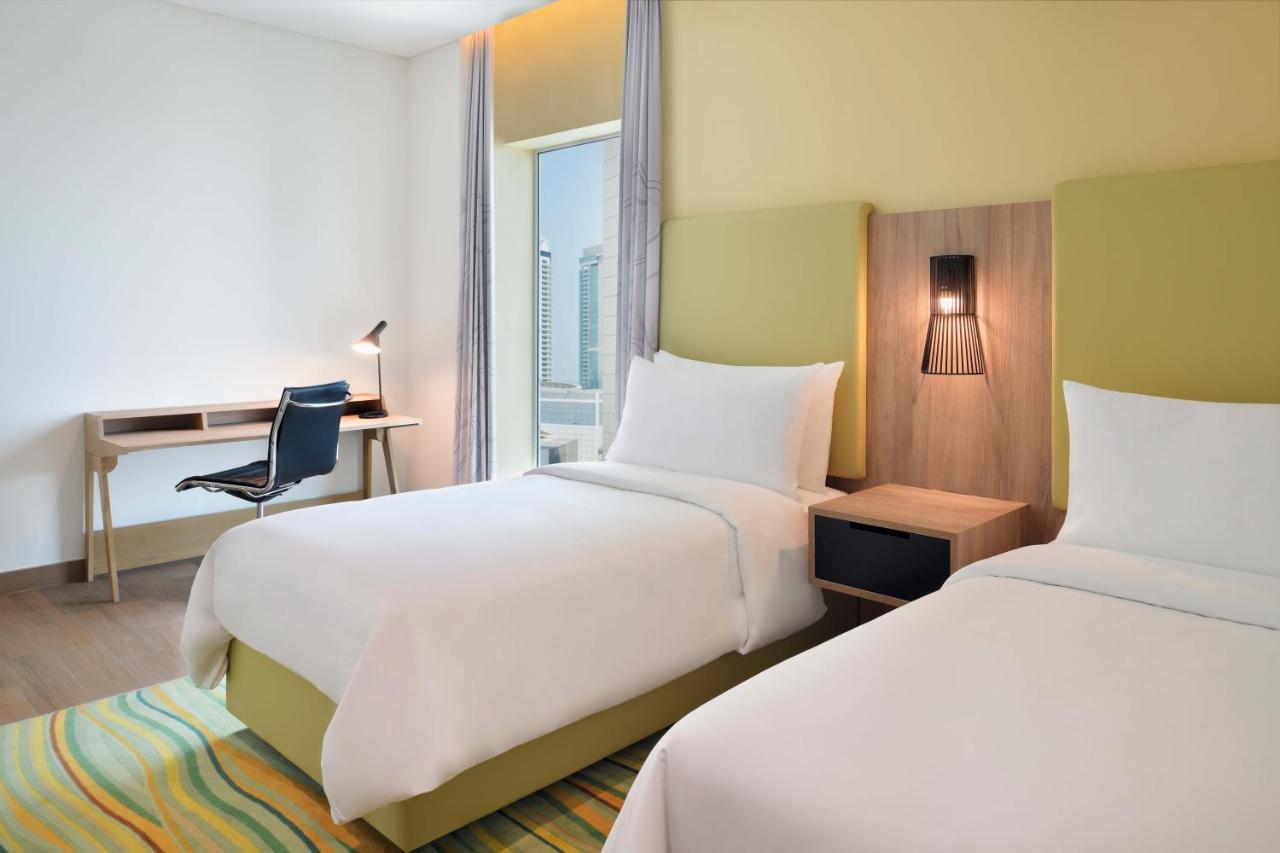 Element By Westin City Center Doha Exterior foto A room at the Holiday Inn Express in Dubai